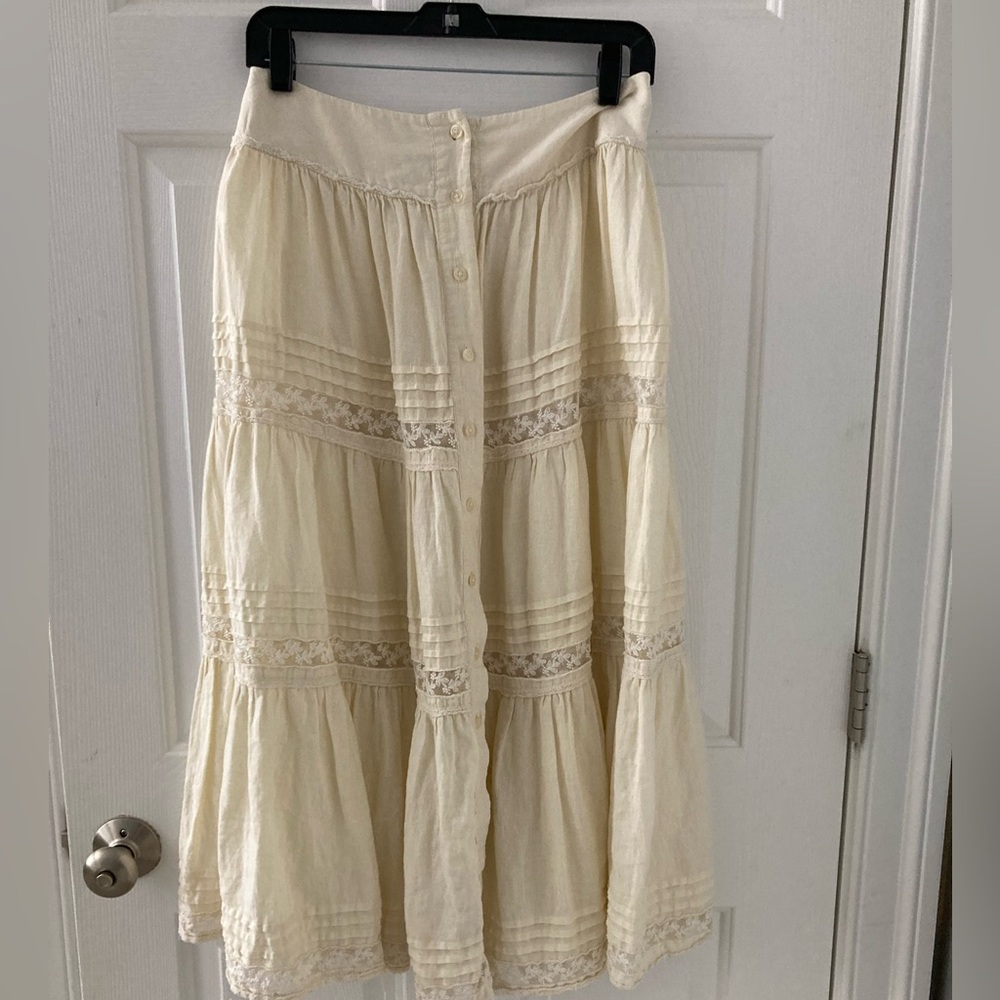Full tiered skirt